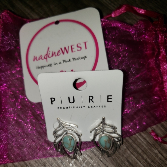 Silver colored leaf with turquoise earrings - Picture 1 of 2